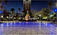 Vista nocturna de Plaza San Martín en Mendozza.