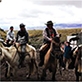 Turistas en excursiones de cabalgata